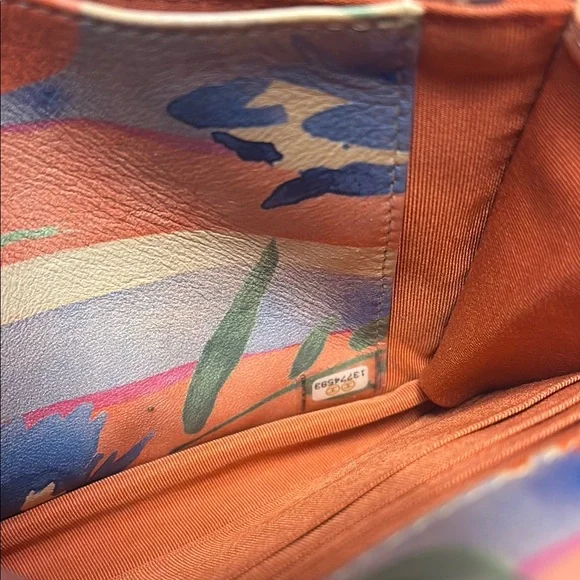 CHANEL, UNIQUE, & INCREDIBLY PRICED, Floral Chain wallet on chain crossbody. - Picture 5 of 11